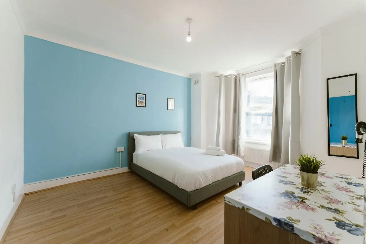Stratford Cosy Rooms - 37 London