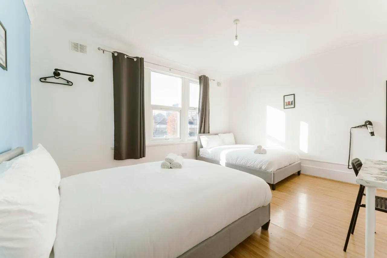 Stratford Cosy Rooms - 37 London 0*,